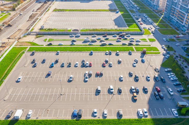 Przegląd najlepszych parkingów lotniskowych w Polsce