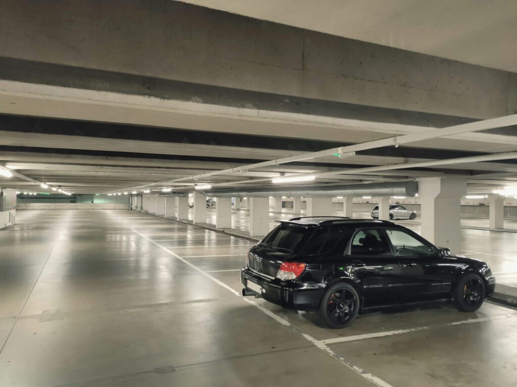 Czy opłaca się parking pod dachem