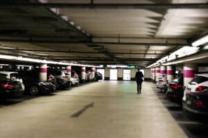 Gdzie najtaniej zaparkować przy lotnisku