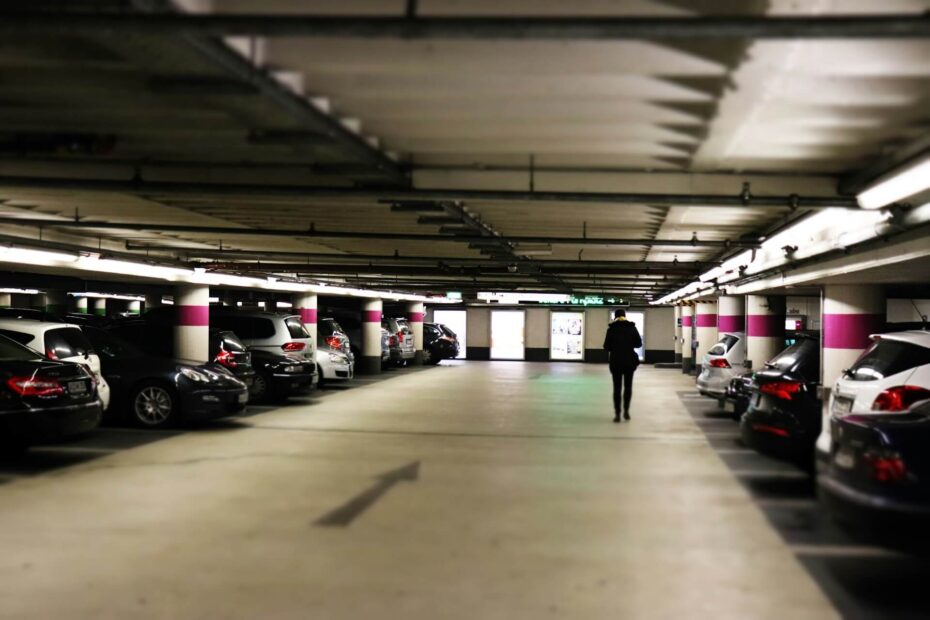 Gdzie najtaniej zaparkować przy lotnisku
