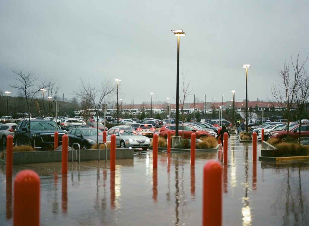 Porównanie parkingów lotniskowych Polska